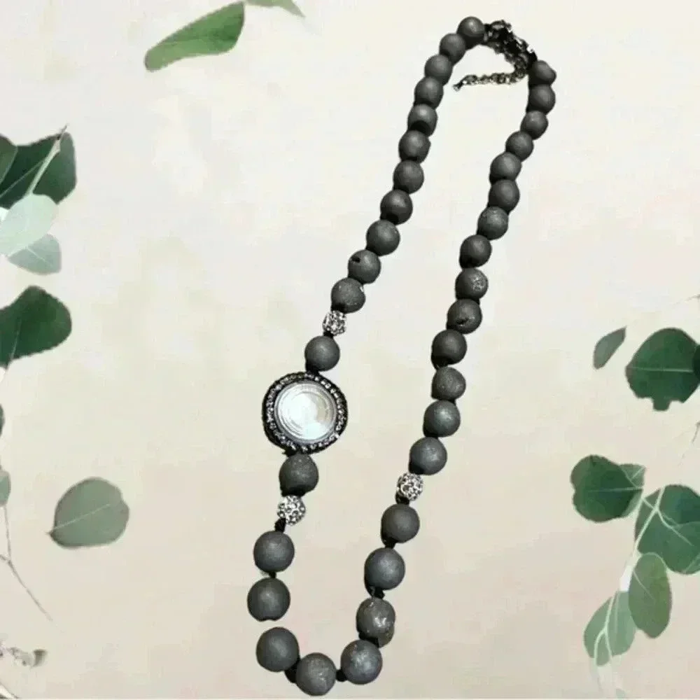 NWOT GRAY AND BLACK WHITE STONE NECKLACE - Picture 1 of 2